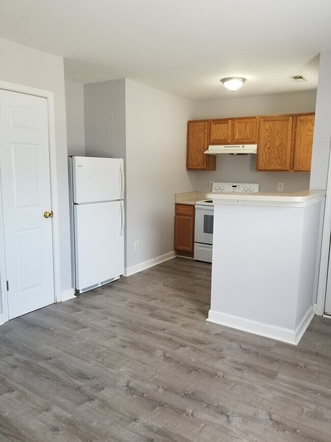 Building Photo - Apartment for Rent