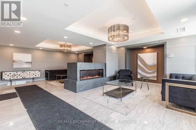 Building Photo - 5055 Greenlane