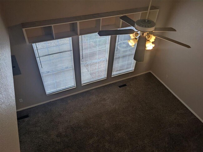 Foto del edificio - 1029 Rambling Oaks Dr