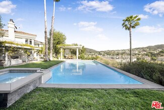 Building Photo - 4001 Clarinda Dr