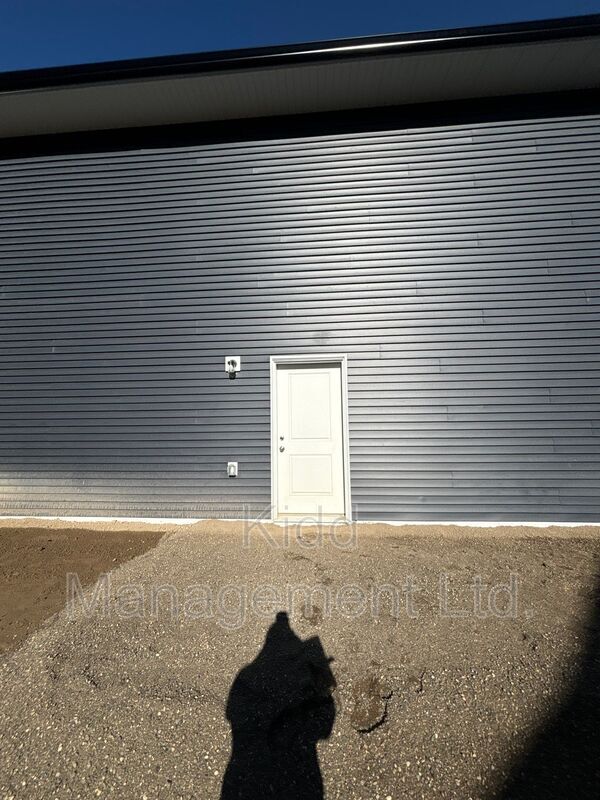 Building Photo - 217 Monterey Rd W