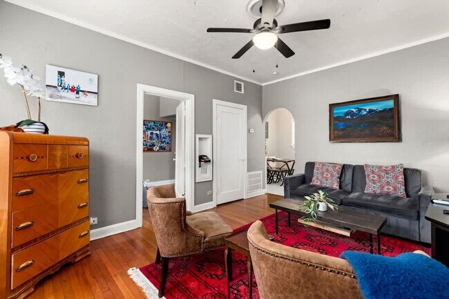 Foto del edificio - 203 W Magnolia Ave