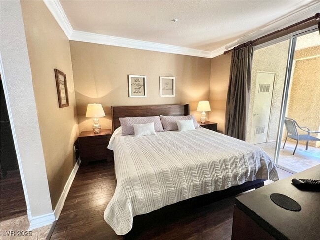 Building Photo - 230 E Flamingo Rd