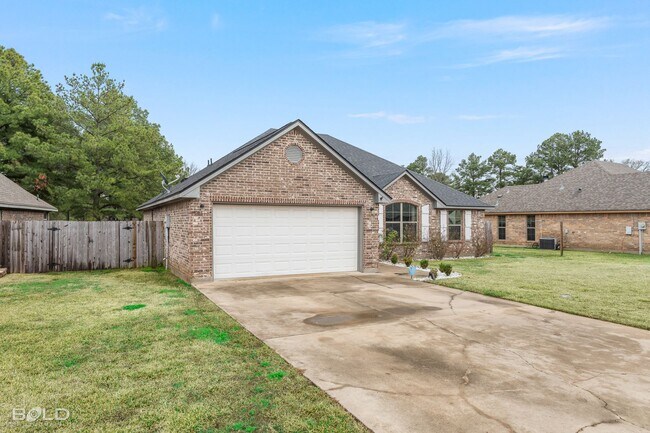 Building Photo - Check Out this 3 bed 2 bath in Benton