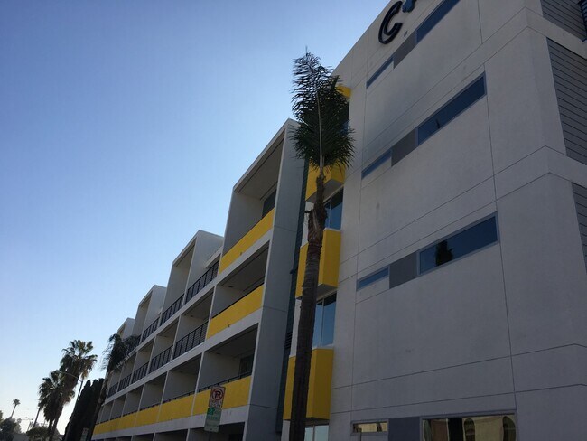 Foto del edificio - C + C Flats on Church and Center