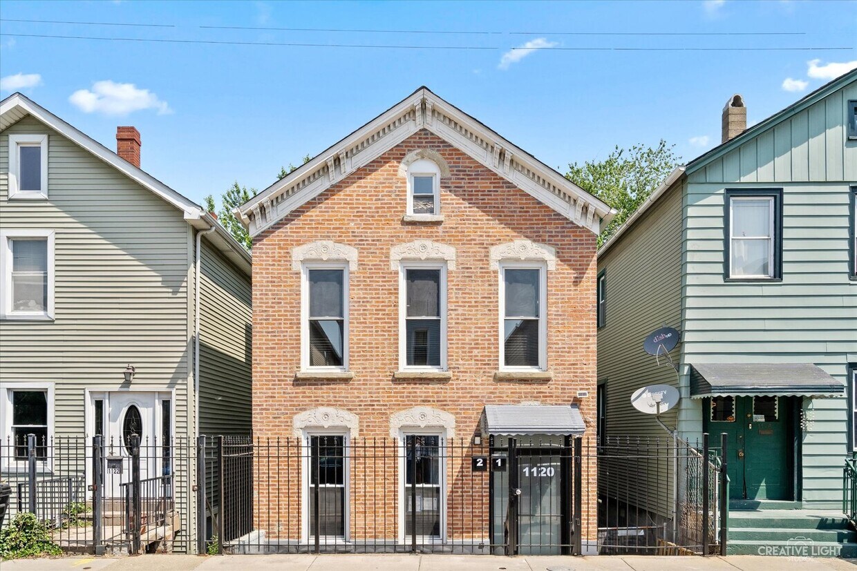 Foto principal - 1120 W 19th Pl