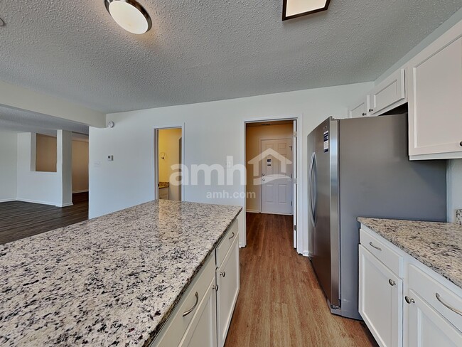 Building Photo - 10275 Holly Berry Cir