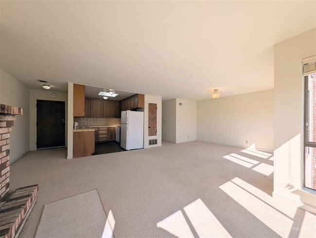 Photo - 2414 Pine St Apartment