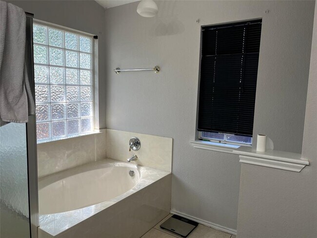 Building Photo - 604 Territory Cove