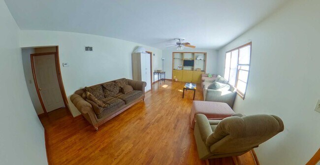 Foto del edificio - 340 N Delaware Ave