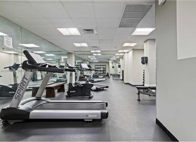 Building Photo - 111 E Flagler St