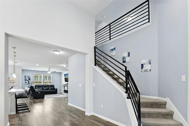 Foto del edificio - 242 Backstays Lp