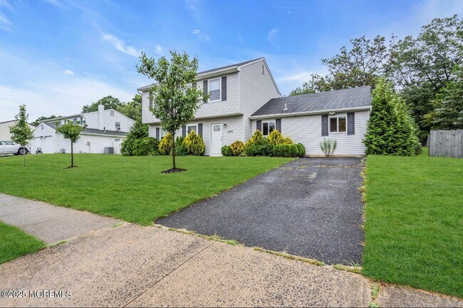 Foto del edificio - 2300 Oak Knoll Dr