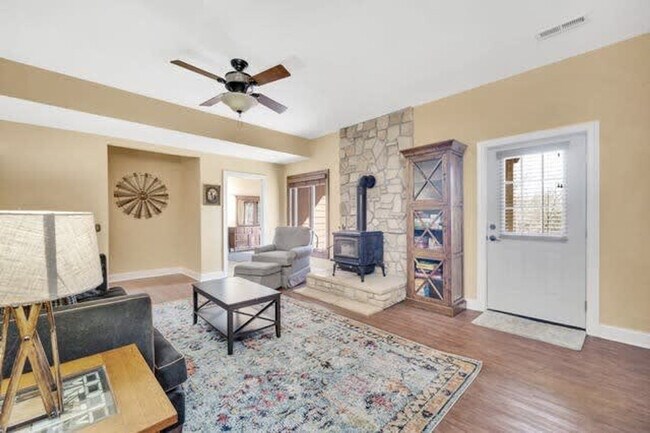Foto del edificio - 49 Indian Summer Ln