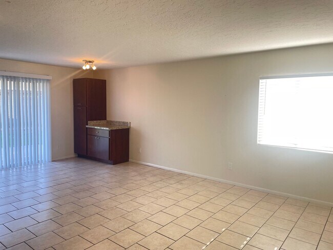 Foto del edificio - COMMUNITY POOLS-3 Bedroom/2 Bath in Dobson Ranch