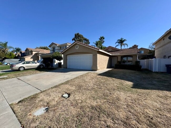 Building Photo - 3 bedroom Temecula home available for LEASE!