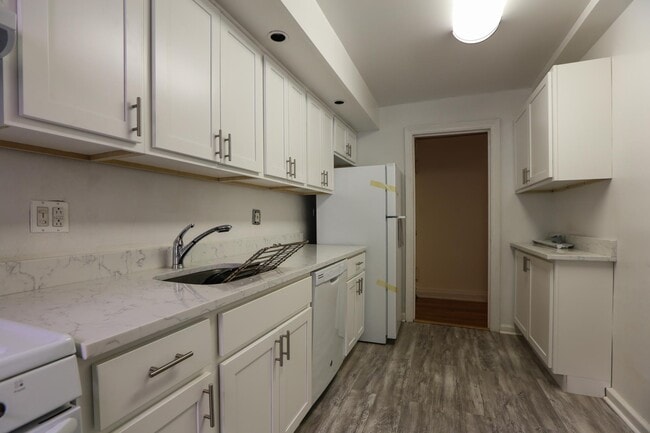 Foto del edificio - 150 E Hartsdale Ave