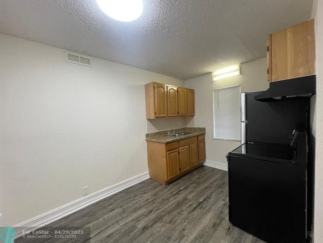 Foto del edificio - 601 NE 29th Dr