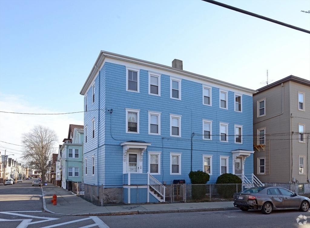 Primary Photo - 124 Crapo St