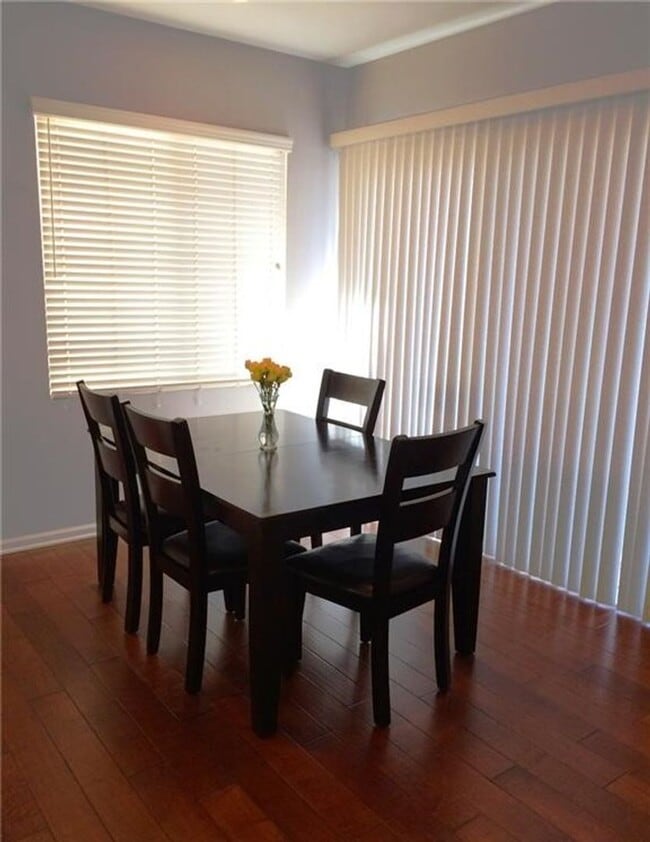 Building Photo - Detached 3 bedroom + Loft home in Irvine!