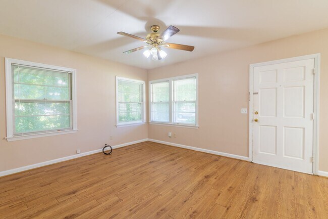 Foto del edificio - Lakebottom Duplex