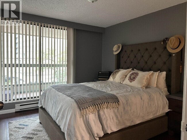 Building Photo - 850 Burrard St