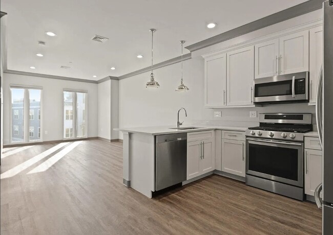 Building Photo - 18 Preble St