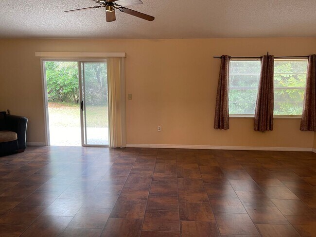 Foto del edificio - 8487 Dorsey St