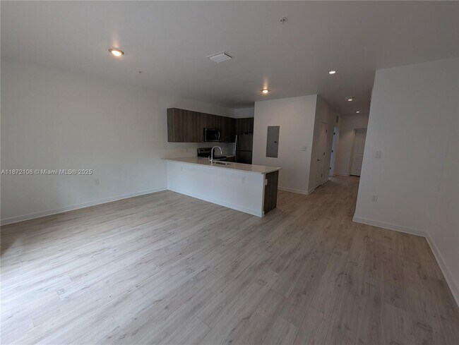 Foto del edificio - 170 NW 158th St