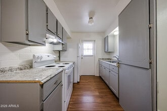 Building Photo - 2226 W Heatherbrae Dr