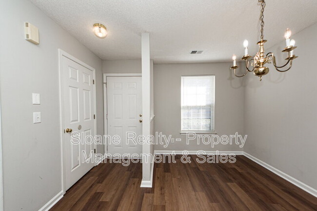 Building Photo - 1345 Pinnacle Ln