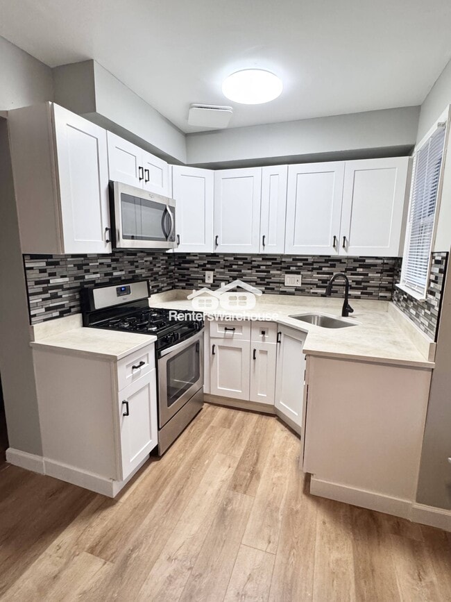 Building Photo - 1308 Gough St