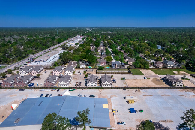 Primary Photo - Hampton Park Apartments