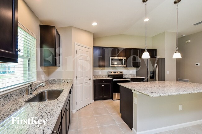 Foto del edificio - 8287 Robin Rd