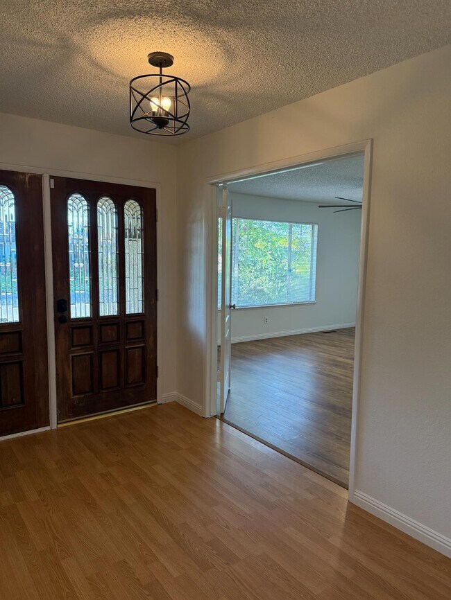 Foto del edificio - 1739 W Fremont Ave