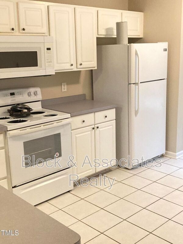 Foto del edificio - 400 Creekway Dr