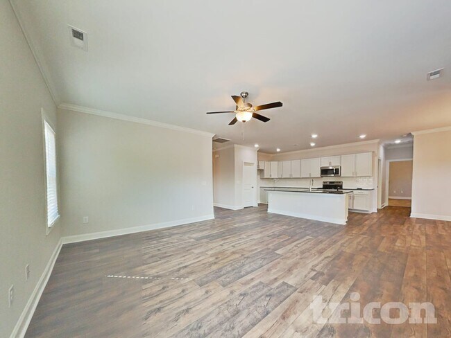 Foto del edificio - 107 D L Phillips Ln