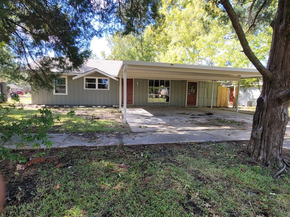 2376 Eastgate Dr, Baton Rouge, LA 70816 House Rental in Baton Rouge