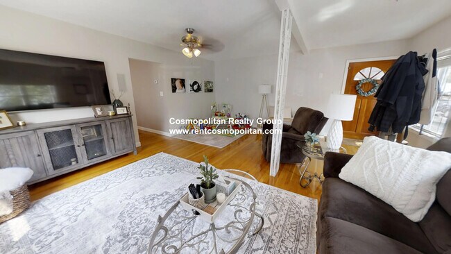 Building Photo - 111 1st St