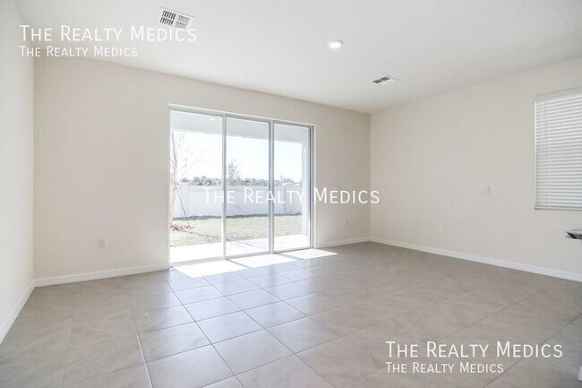 Building Photo - Beautiful, BRAND NEW 3 Bedroom, 2.5 Bathro...