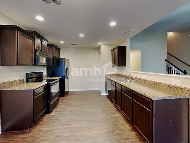 Building Photo - 2087 Longhunter Chase Dr