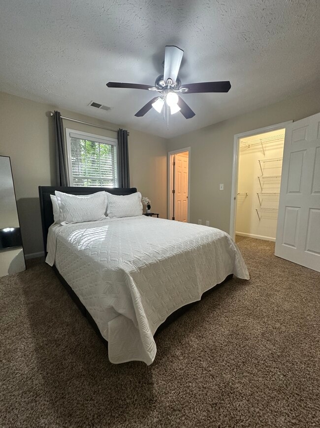 Building Photo - 6630 Leisure Trl