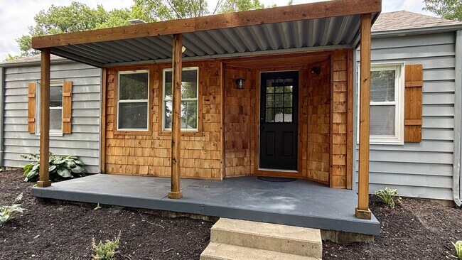 Foto del edificio - Cute! Renovated 2 Bedroom Home near Anderson Univ