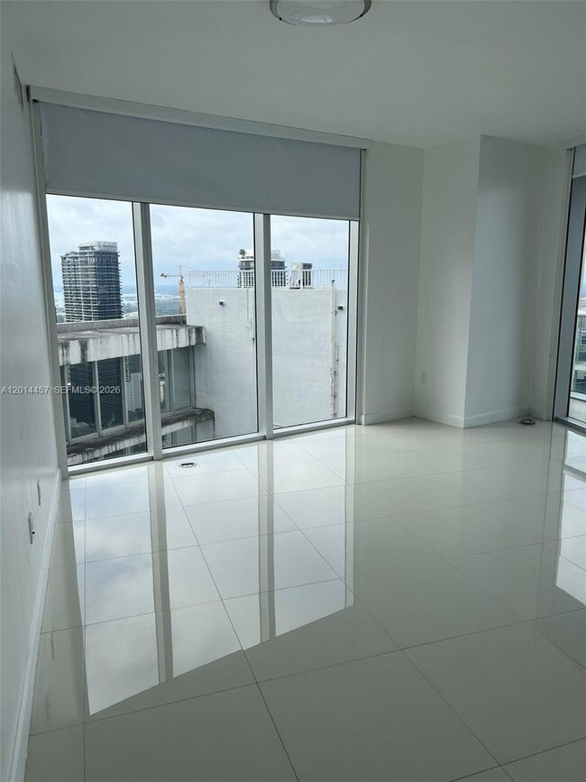 Foto del edificio - 475 Brickell Ave