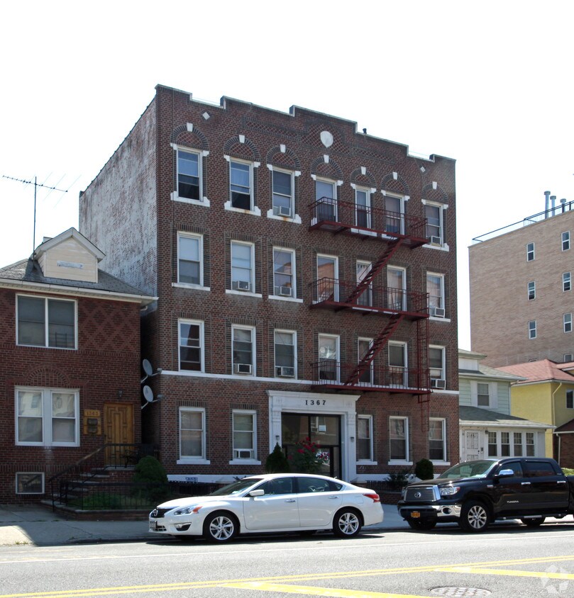 Primary Photo - 1367 W 6th St