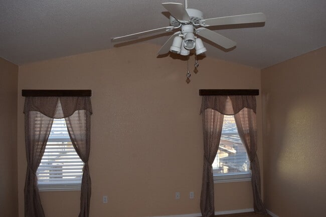 Foto del edificio - Coming Soon Spacious North Tracy Home – 4 Bedrooms | 2.5 Bathrooms