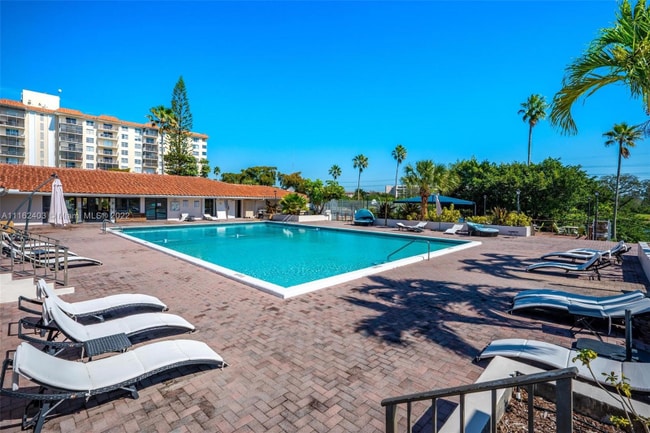 Photo - 4156 Inverrary Dr Apartment