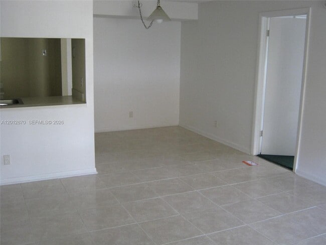 Building Photo - 10025 Winding Lake Rd
