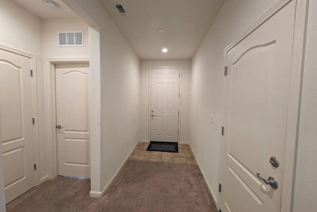 Foto del edificio - 574 Betten St