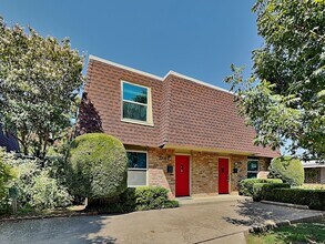 Building Photo - 2716 McCart Ave